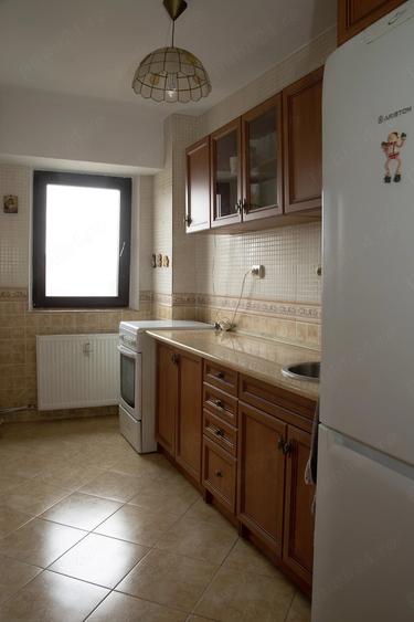 Garsonieră decomandată în Tei