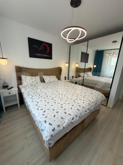 Apartament cu 3 camere decomandat, mobilat în Tractorul