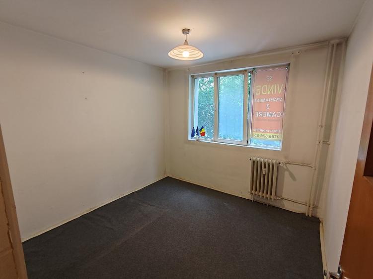 Apartament cu 3 camere semidecomandat în Drumul Taberei