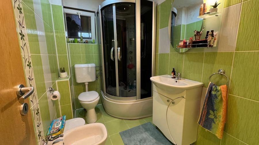 Casă individuală cu 4 camere cu Canalizare în Mehala