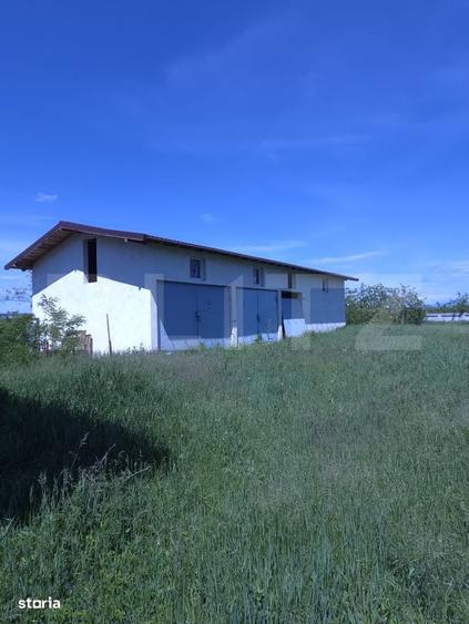 Casă cu 4 camere în Lazuri