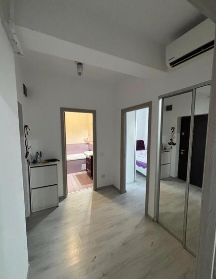 Apartament cu 2 camere decomandat în Berceni