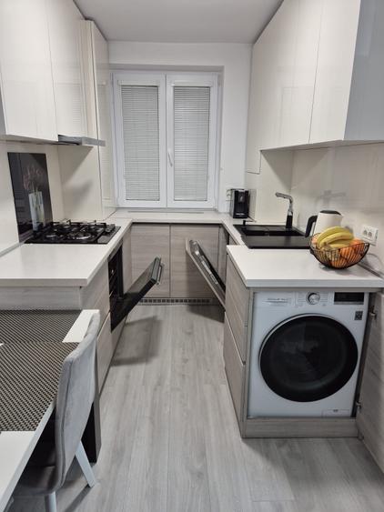 Apartament cu 2 camere decomandat în Central