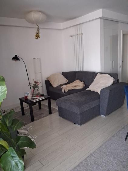 Apartament cu 2 camere semidecomandat, mobilat în Victoriei