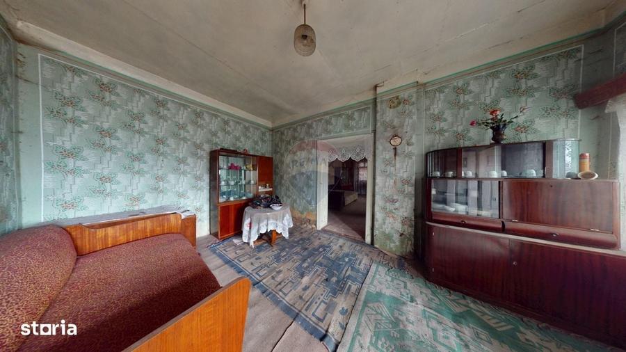 Casă cu 4 camere în Lovnic