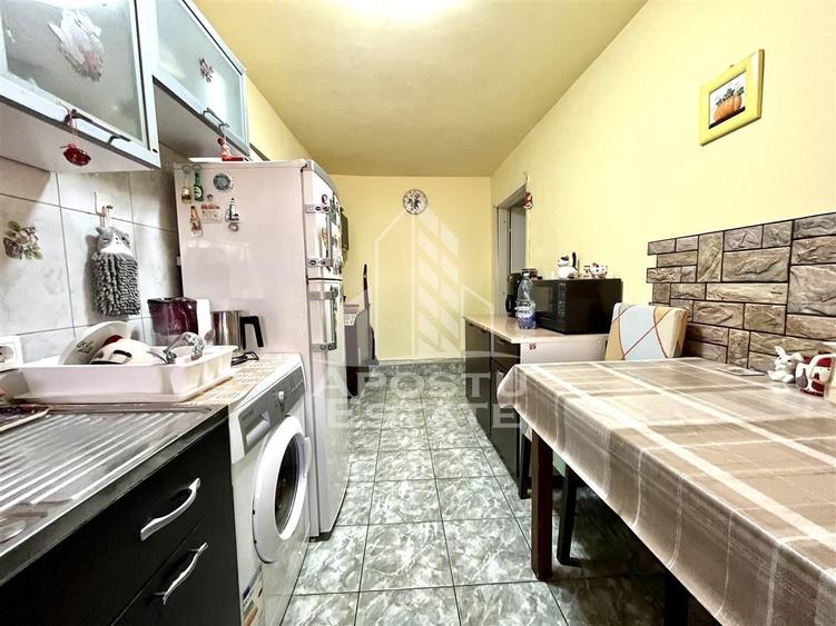 Casă individuală cu 7 camere cu Canalizare în Șagului