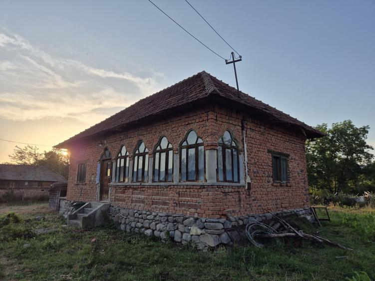 Casă cu 4 camere în Șuici