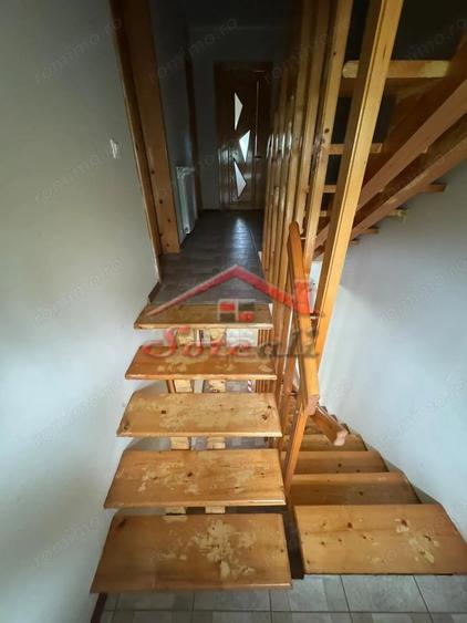 Casă cu Teren 2404 Mp în Cornu