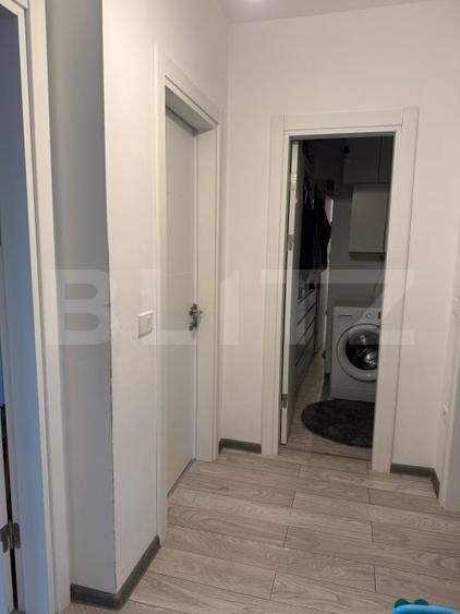Apartament cu 3 camere decomandat în Tractorul