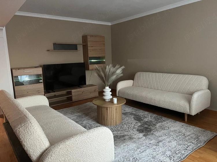 Apartament cu 4 camere decomandat în Central