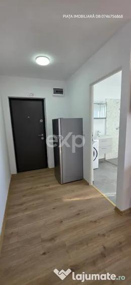 Apartament cu 2 camere semidecomandat, mobilat în Micro 12