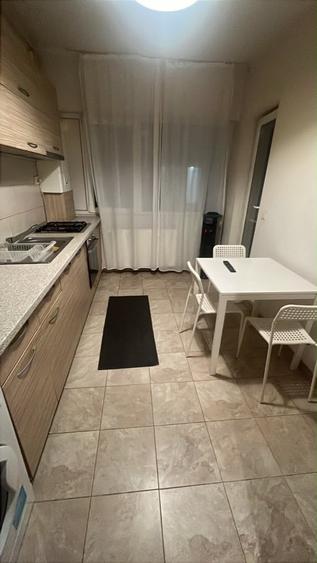 Apartament cu 2 camere decomandat în Eroii Revoluției
