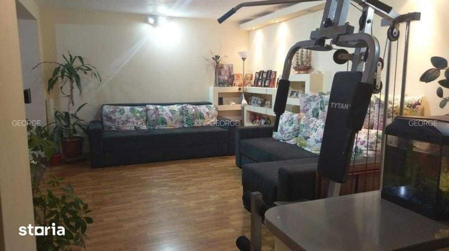 Apartament cu 4 camere în 1 Decembrie