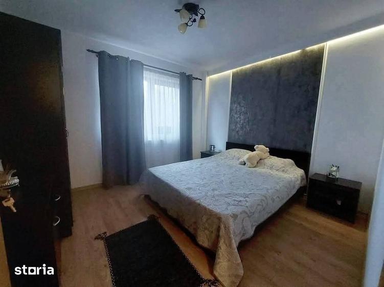 Casă cu 5 camere cu Teren 226 Mp în Fundeni