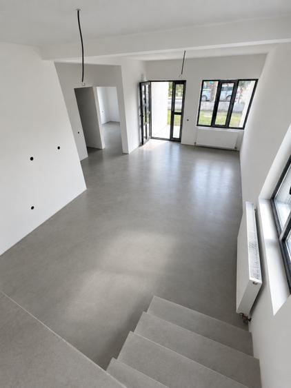 Casă individuală cu 5 camere cu Canalizare în Lumina