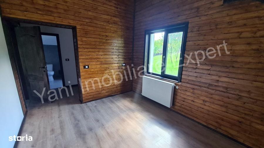 Casă cu 4 camere în Arefu