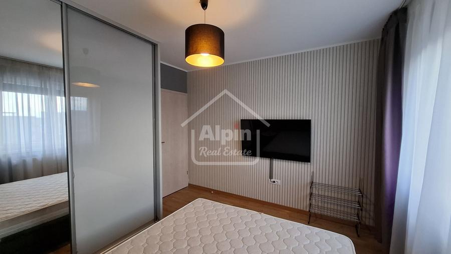 Apartament cu 2 camere decomandat în Tractorul