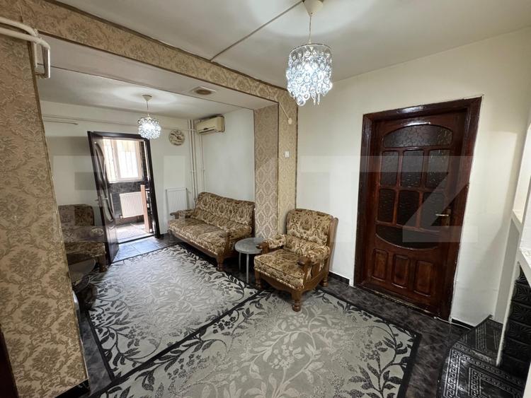 Apartament cu 3 camere decomandat, mobilat în Valea Rosie