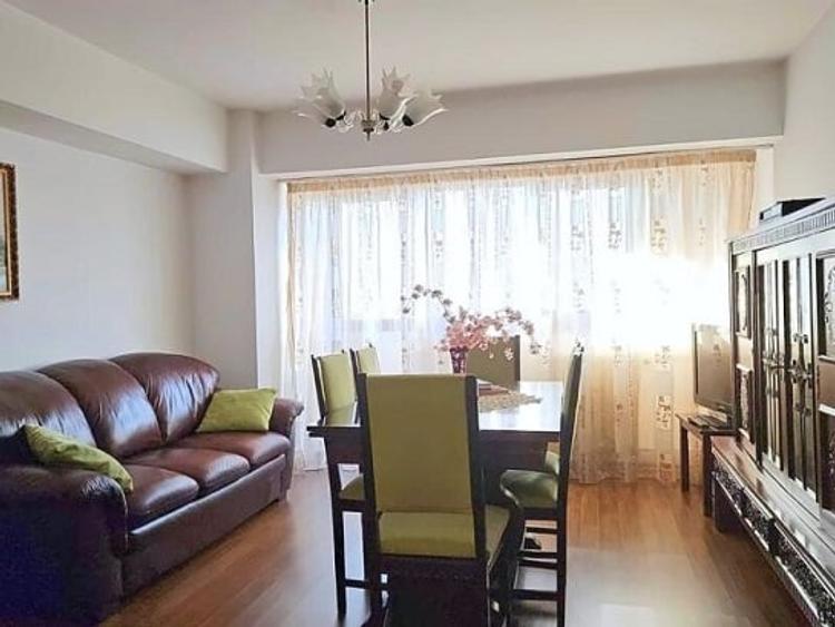 Penthouse cu 3 camere decomandat în Colentina