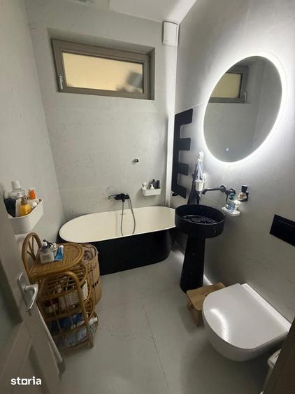 Apartament cu 3 camere în Aviatorilor