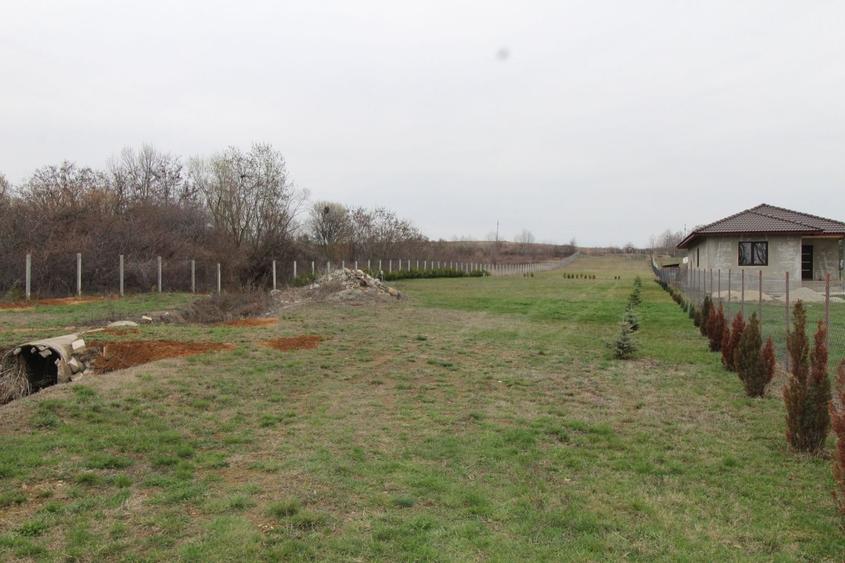 Teren Construcții intravilan de 5000 mp, în Lelești