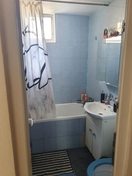 Apartament cu 3 camere decomandat în Dărmănești