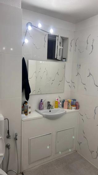 Apartament cu 3 camere decomandat în Complex Studențesc