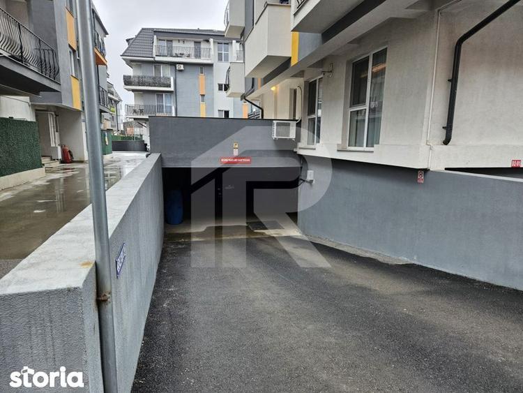 Apartament cu 3 camere semidecomandat, mobilat în Central