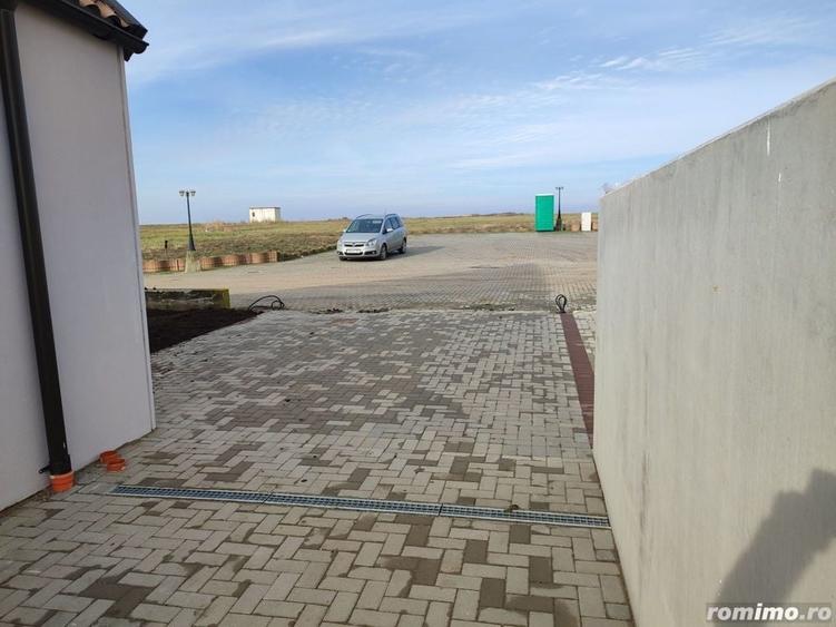 Casă cu 5 camere cu Teren 500 Mp în Sânandrei