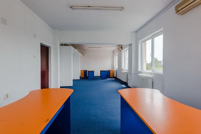 Birou, de 33 mp, în Regie