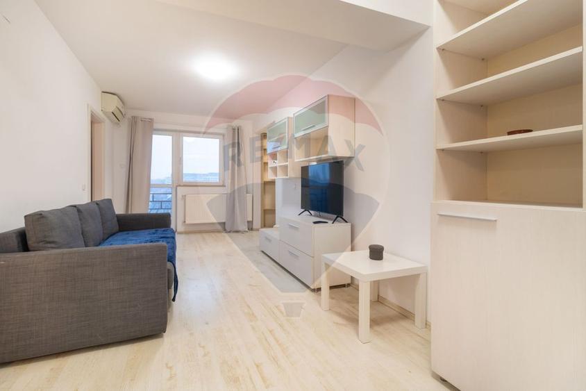 Apartament cu 2 camere semidecomandat, mobilat în Văcăresti
