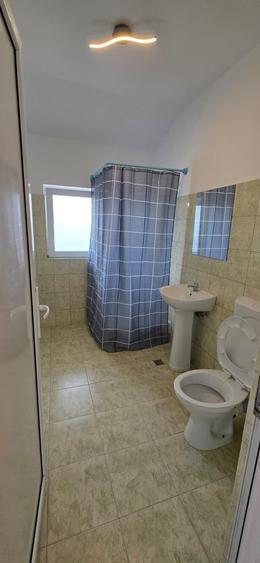 Apartament cu 2 camere semidecomandat, mobilat în Florești
