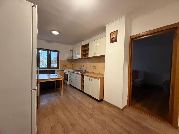 Apartament cu 3 camere decomandat în Dorobanți 1