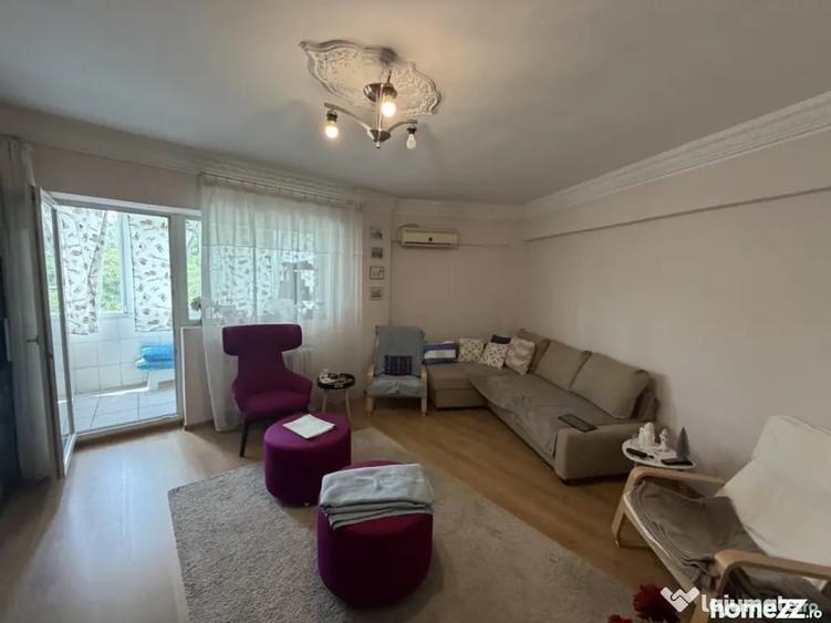 Apartament cu 4 camere decomandat în Herăstrău