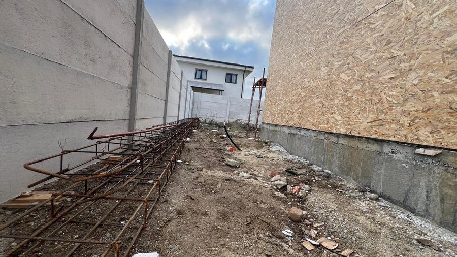 Casă individuală cu 3 camere cu Canalizare în Olteni