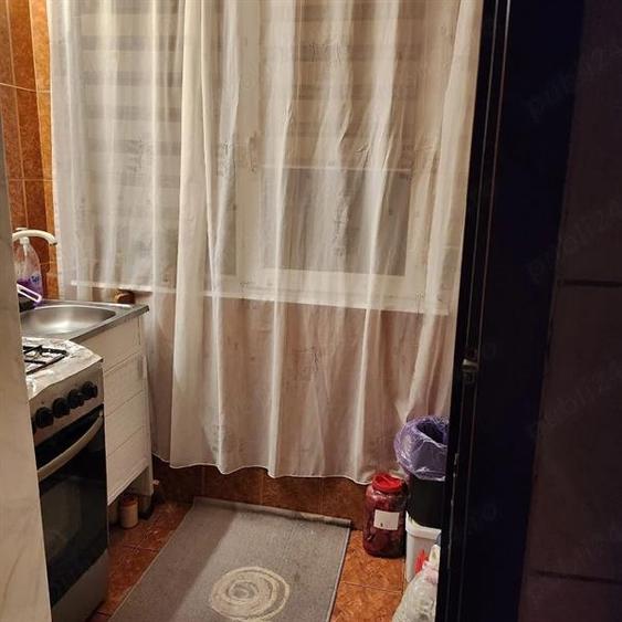 Apartament cu 2 camere decomandat în Sărari