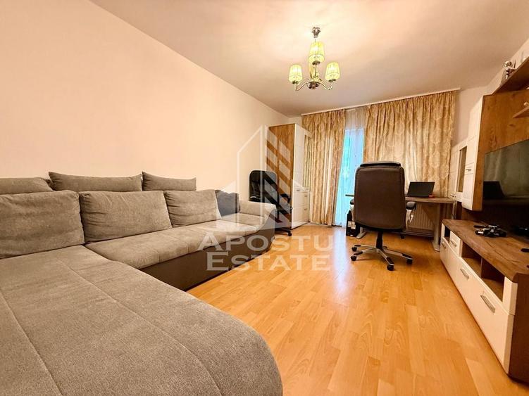 Apartament cu 3 camere decomandat, mobilat în Lipovei