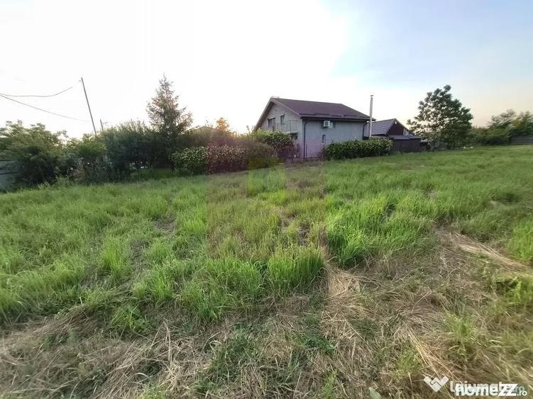 Teren în 1 Decembrie