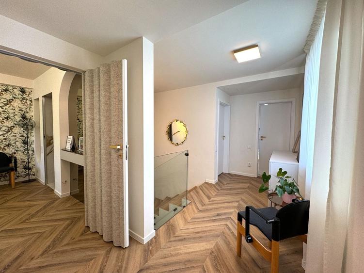 Duplex cu 5 camere cu Canalizare în Florești