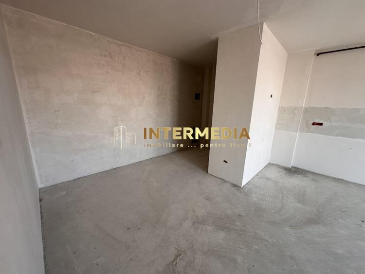 Apartament cu 3 camere decomandat în Cetate