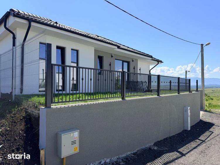 Casă cu 4 camere cu Teren 300 Mp în Sud