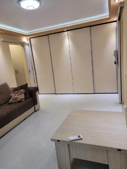 Apartament cu 2 camere semidecomandat în Giurgiului