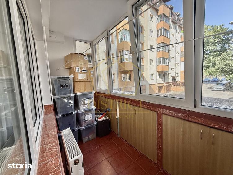 Apartament cu 3 camere semidecomandat în Girocului