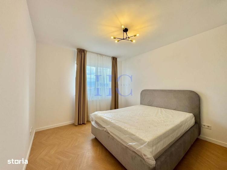 Apartament cu 4 camere decomandat în Central