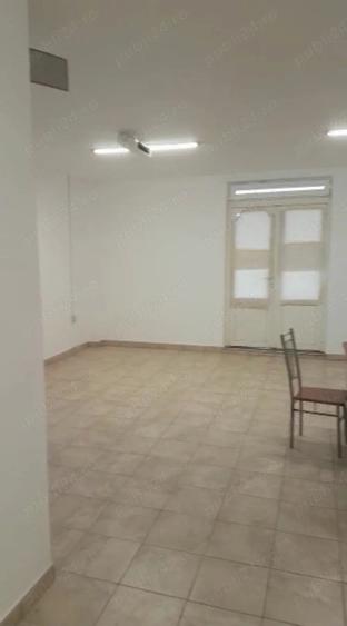 Spațiu comercial, de 40 mp, în Hitiaș