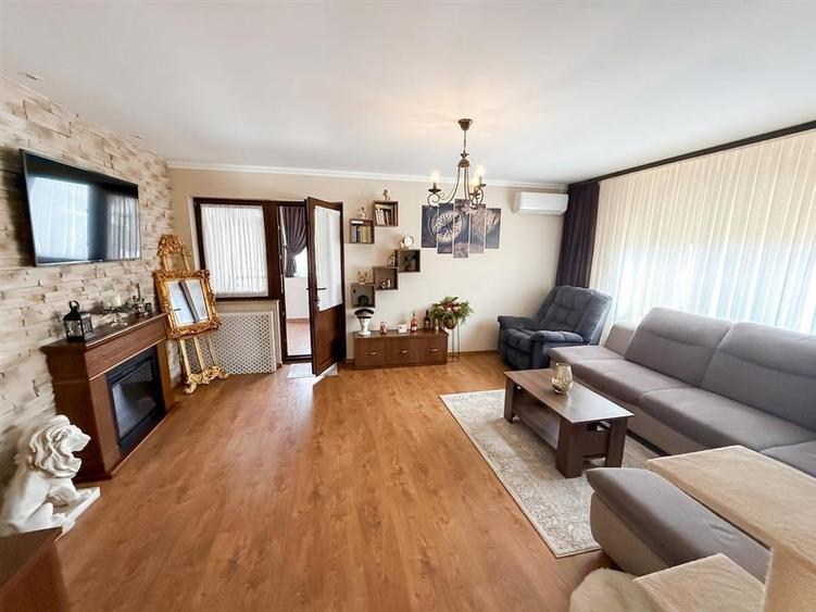 Casă cu 4 camere cu Teren 303 Mp în Sântandrei