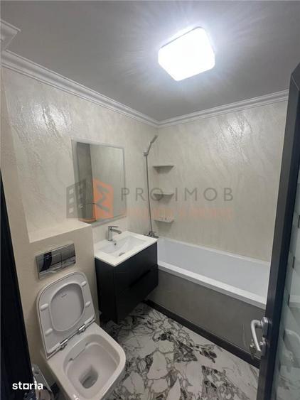 Apartament cu 3 camere semidecomandat în Central