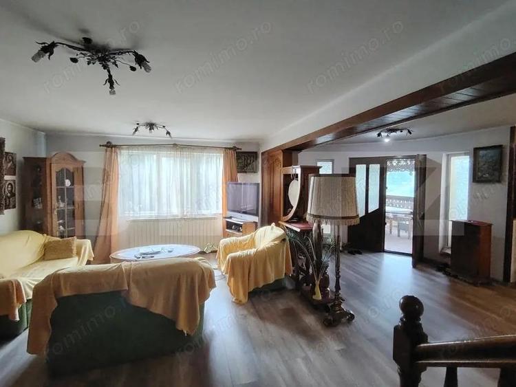 Casă cu 5 camere cu Teren 1090 Mp în Târnăveni