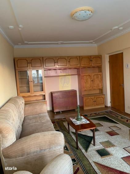 Apartament cu 3 camere decomandat în Colentina