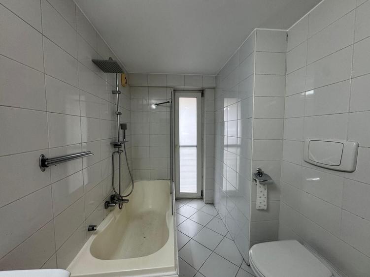 Apartament cu 3 camere decomandat în Aviatorilor